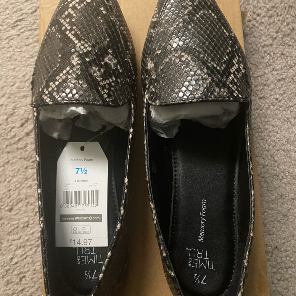 Snakeskin flats